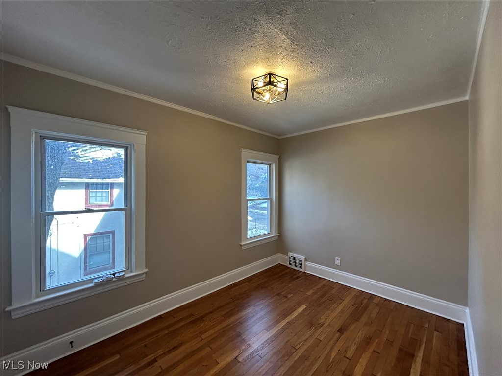 3235 Oak Road Cleveland Heights OH 44118