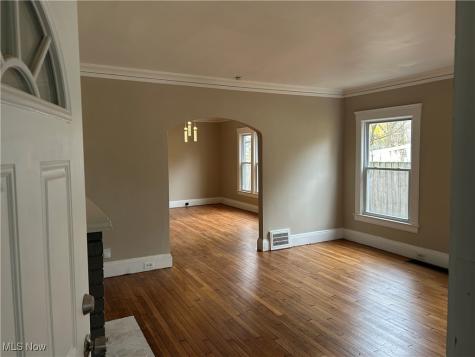 3235 Oak Road Cleveland Heights OH 44118