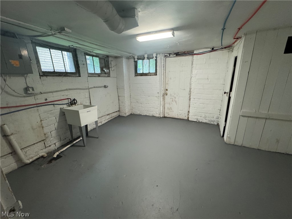3235 Oak Road Cleveland Heights OH 44118