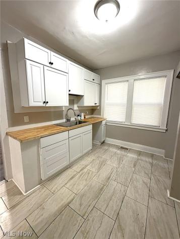 14172 Superior Road Cleveland Heights OH 44118