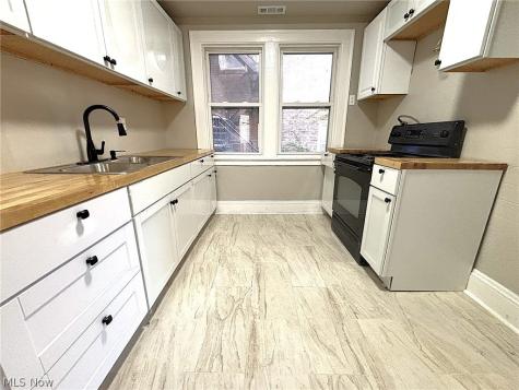 14172 Superior Road Cleveland Heights OH 44118