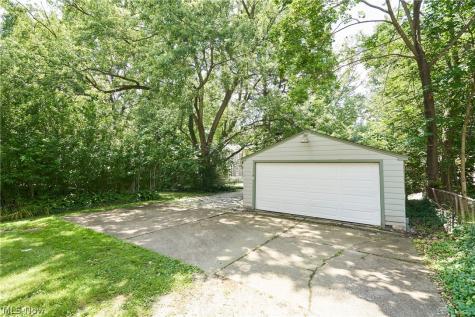 1036-1038 Emma Avenue Akron OH 44302