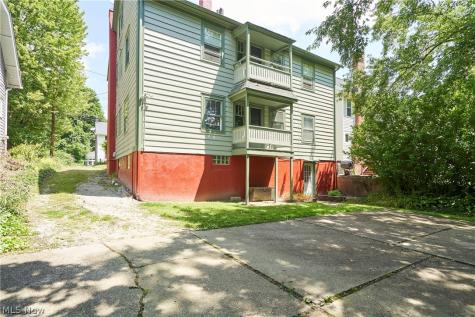 1036-1038 Emma Avenue Akron OH 44302