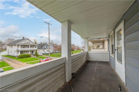 4004 E 52nd Street Newburgh Heights OH 44105