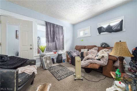 4004 E 52nd Street Newburgh Heights OH 44105