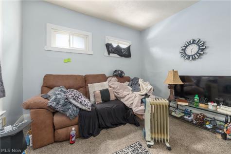 4004 E 52nd Street Newburgh Heights OH 44105