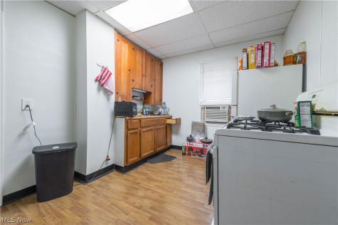 4004 E 52nd Street Newburgh Heights OH 44105