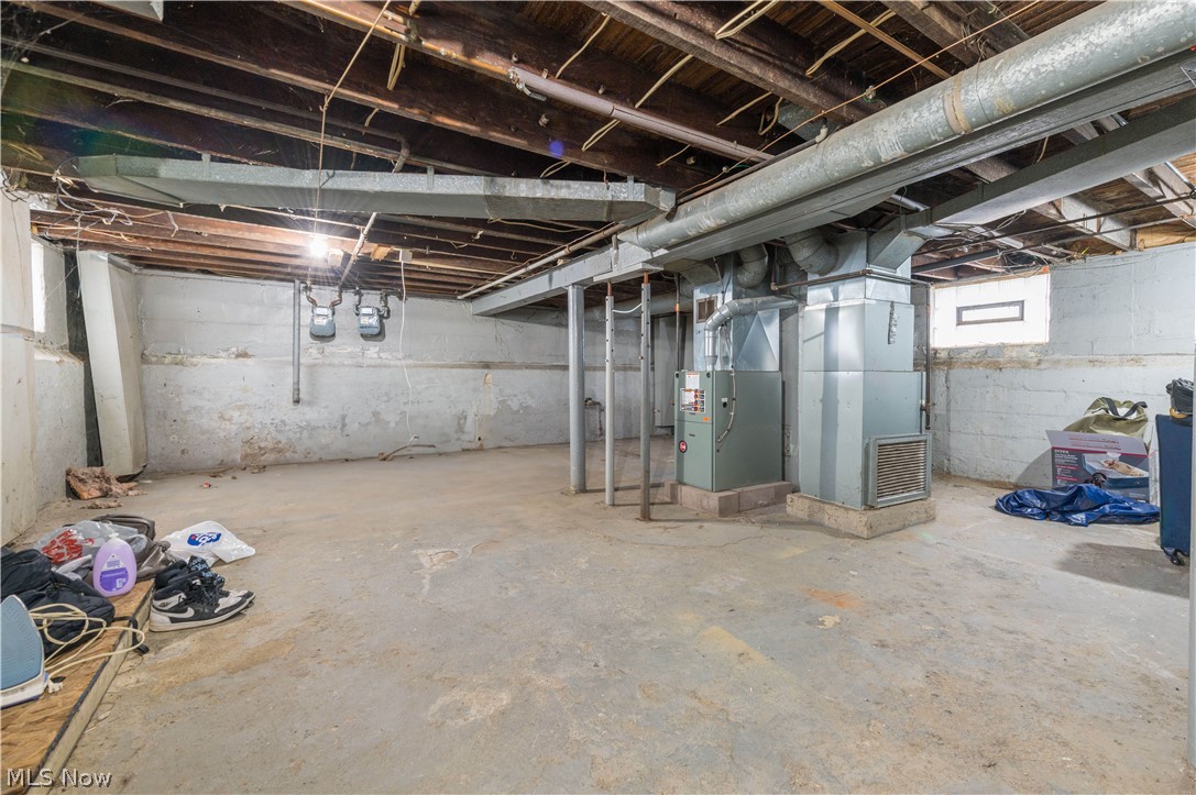 4004 E 52nd Street Newburgh Heights OH 44105