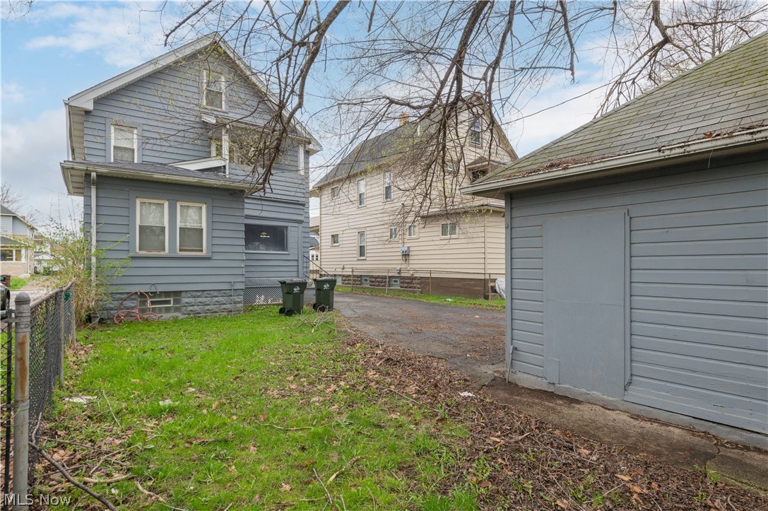 4004 E 52nd Street Newburgh Heights OH 44105