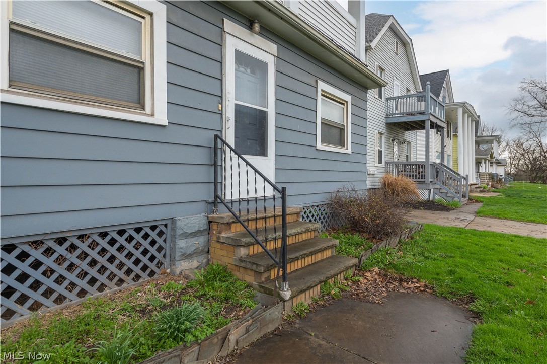 4004 E 52nd Street Newburgh Heights OH 44105