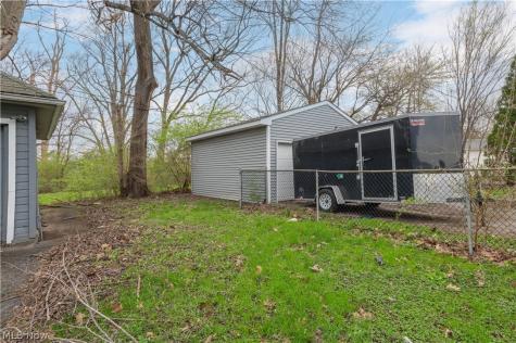 4004 E 52nd Street Newburgh Heights OH 44105