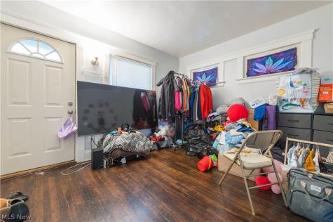 4004 E 52nd Street Newburgh Heights OH 44105