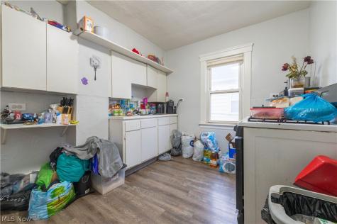 4004 E 52nd Street Newburgh Heights OH 44105