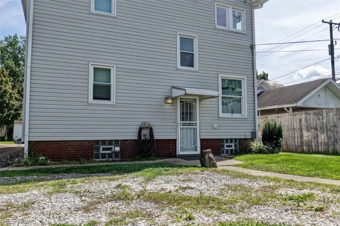 236 3rd Street NW New Philadelphia OH 44663