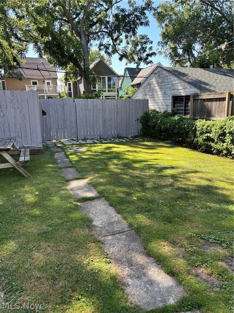 1422 W 112th Street Cleveland OH 44102