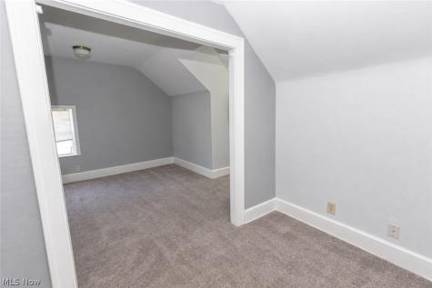 1037 W 8th Street Lorain OH 44052
