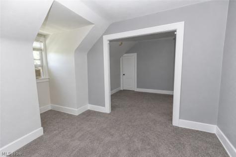 1037 W 8th Street Lorain OH 44052