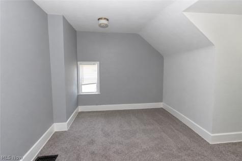 1037 W 8th Street Lorain OH 44052