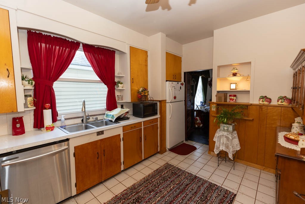1037 W 8th Street Lorain OH 44052