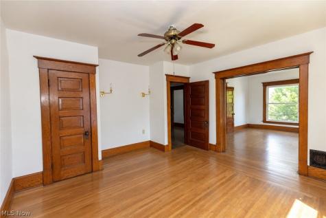1037 W 8th Street Lorain OH 44052