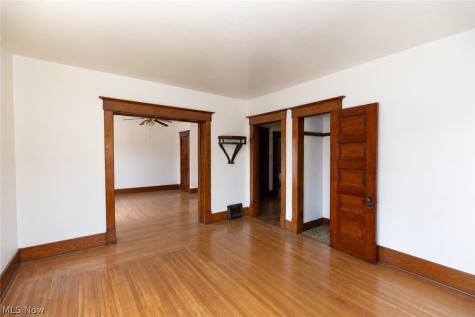 1037 W 8th Street Lorain OH 44052