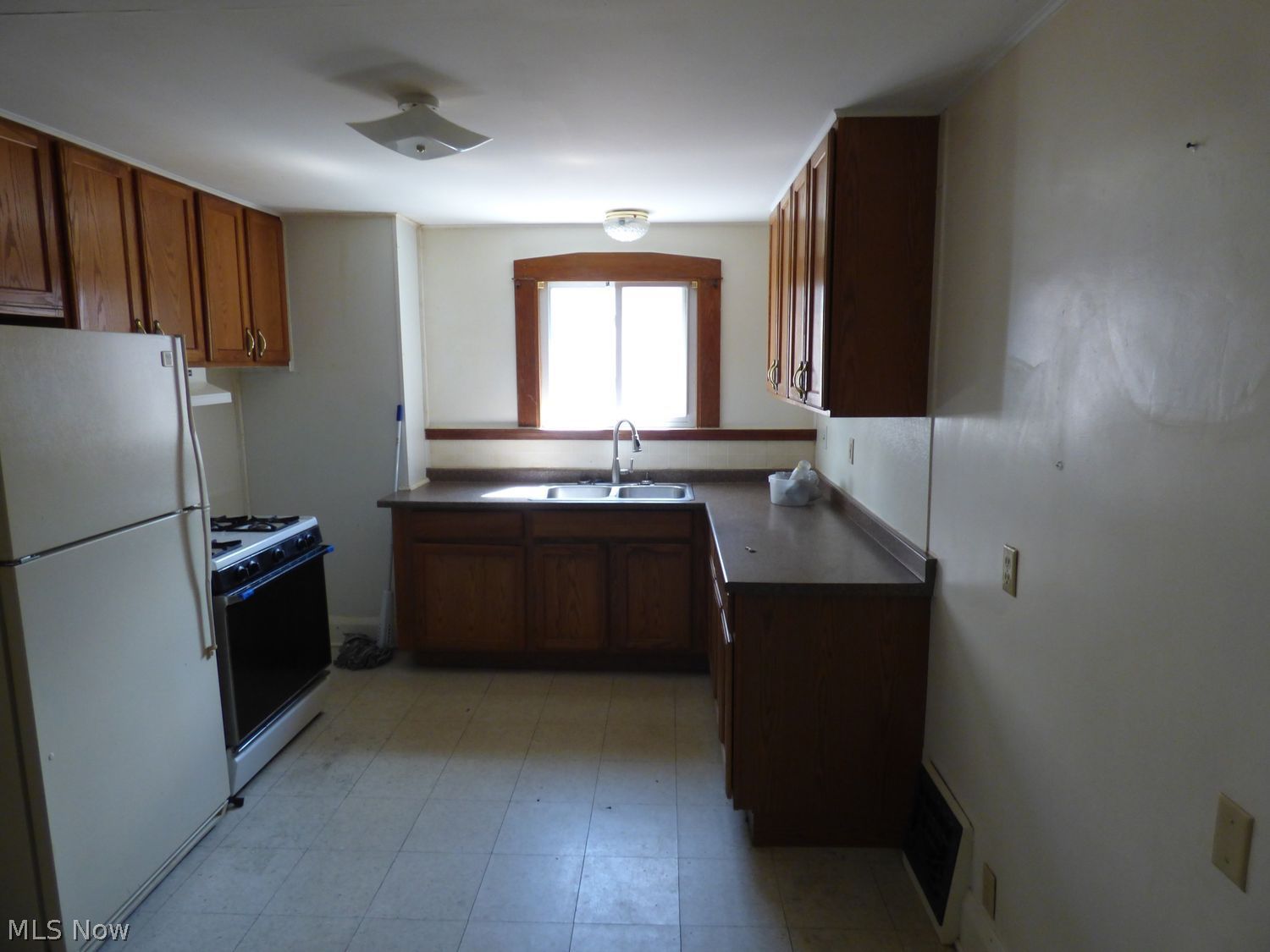 52- 54 N Brockway Avenue Youngstown OH 44509