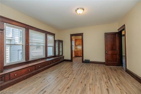 2215 W 101st Street Cleveland OH 44102