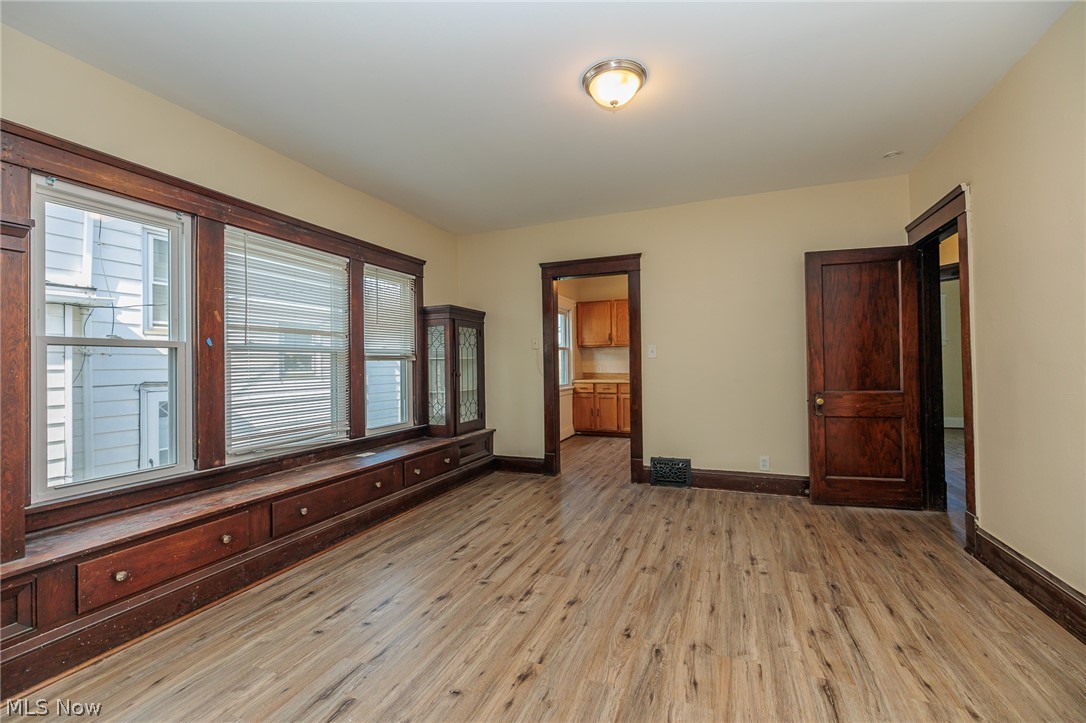 2215 W 101st Street Cleveland OH 44102