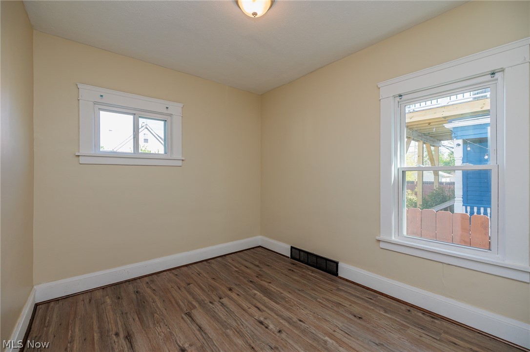 2215 W 101st Street Cleveland OH 44102