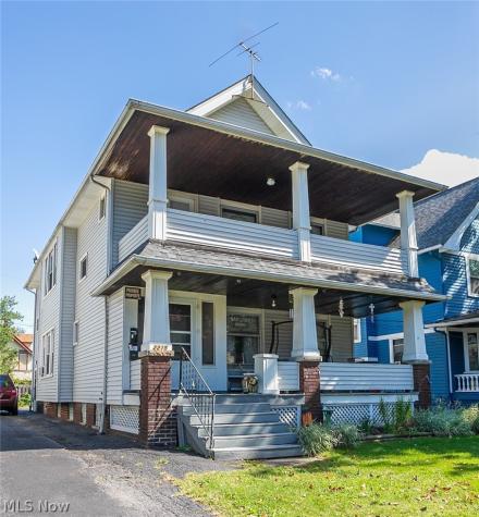2215 W 101st Street Cleveland OH 44102