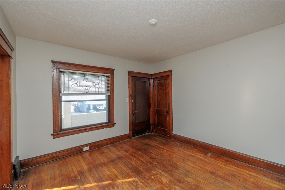 2215 W 101st Street Cleveland OH 44102
