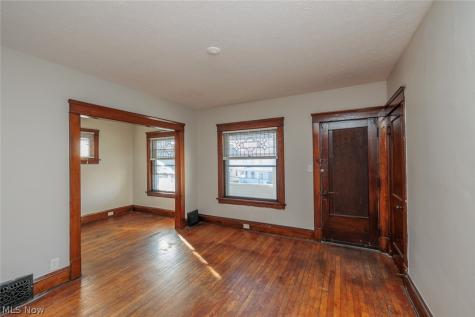 2215 W 101st Street Cleveland OH 44102