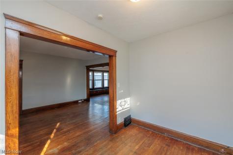 2215 W 101st Street Cleveland OH 44102