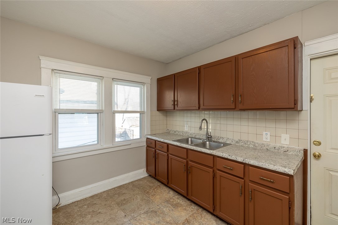 2215 W 101st Street Cleveland OH 44102