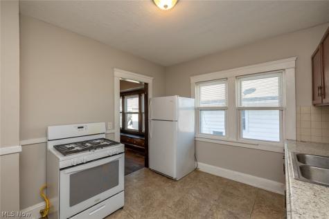 2215 W 101st Street Cleveland OH 44102
