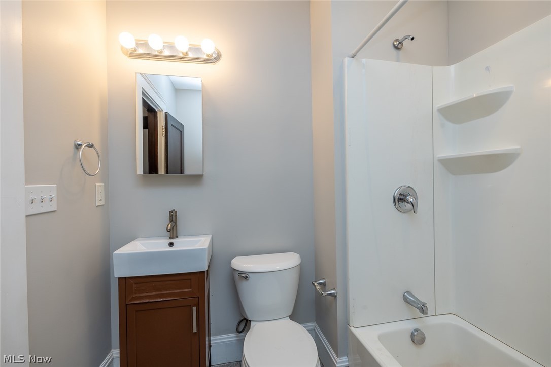2215 W 101st Street Cleveland OH 44102