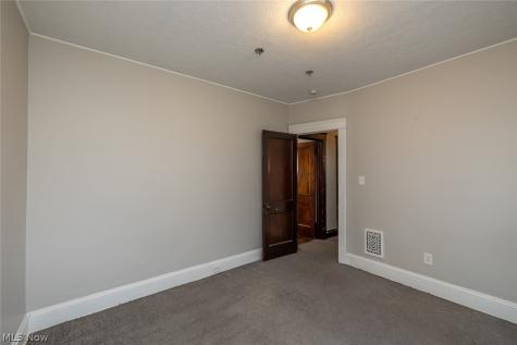 2215 W 101st Street Cleveland OH 44102