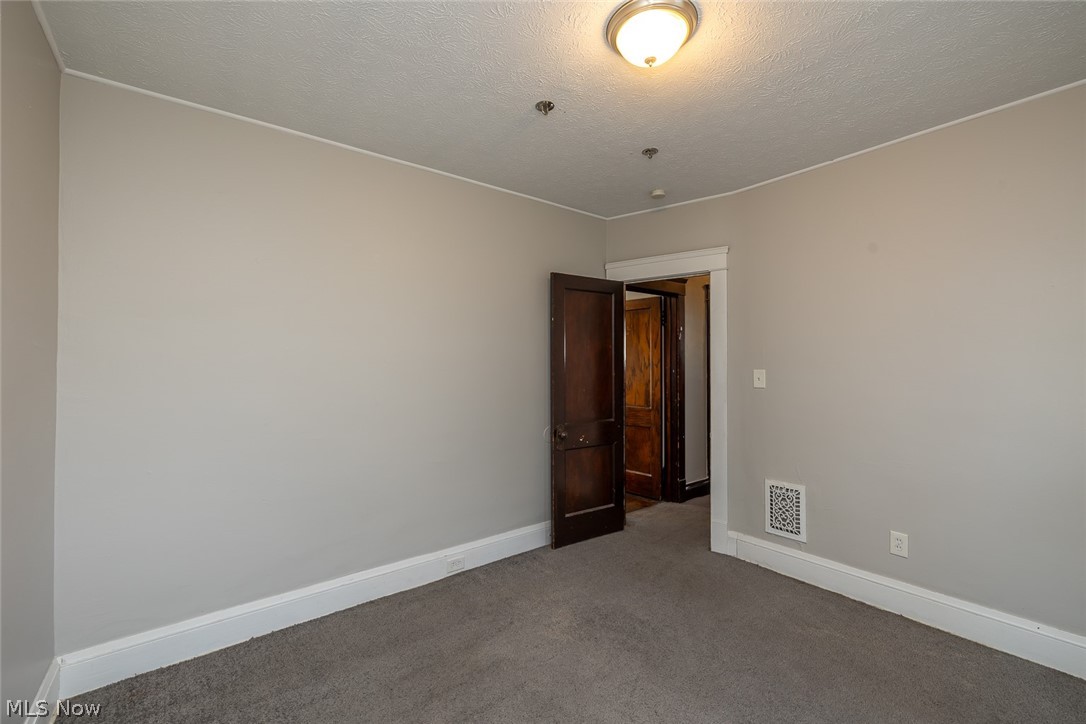 2215 W 101st Street Cleveland OH 44102