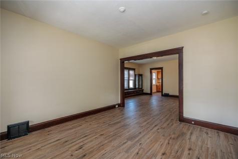 2215 W 101st Street Cleveland OH 44102