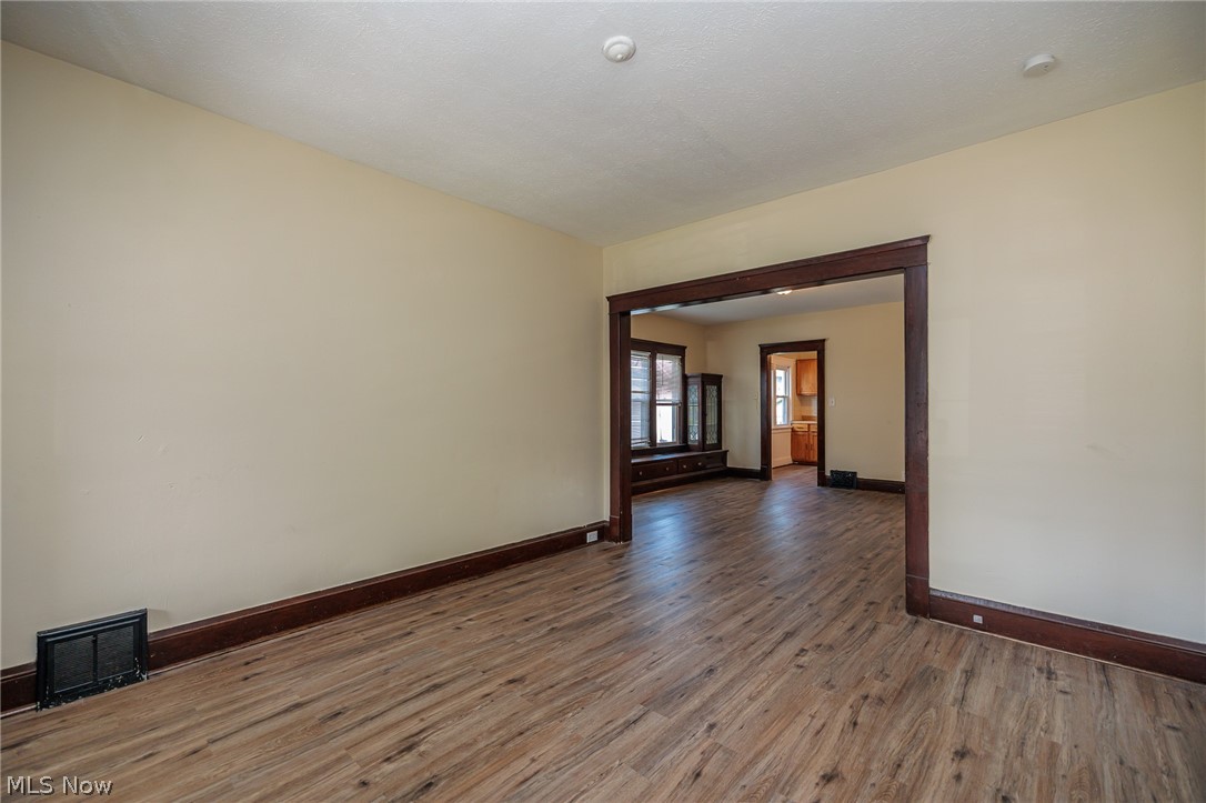 2215 W 101st Street Cleveland OH 44102