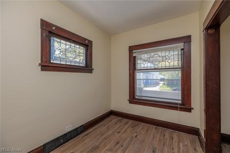 2215 W 101st Street Cleveland OH 44102