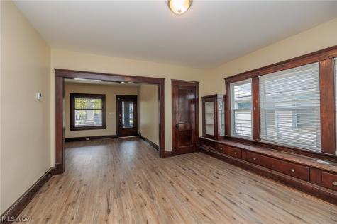 2215 W 101st Street Cleveland OH 44102