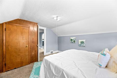 6206 Bradley Avenue Parma OH 44129