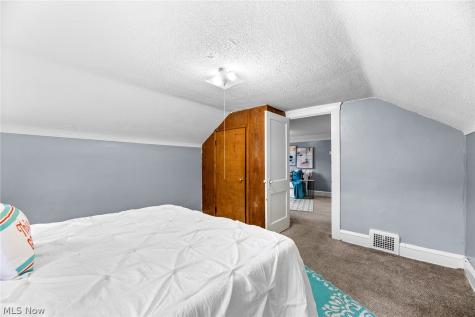 6206 Bradley Avenue Parma OH 44129