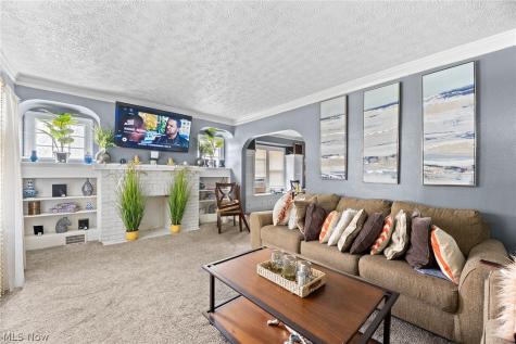 6206 Bradley Avenue Parma OH 44129
