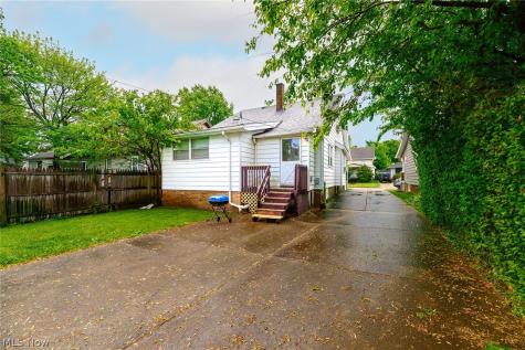 6206 Bradley Avenue Parma OH 44129