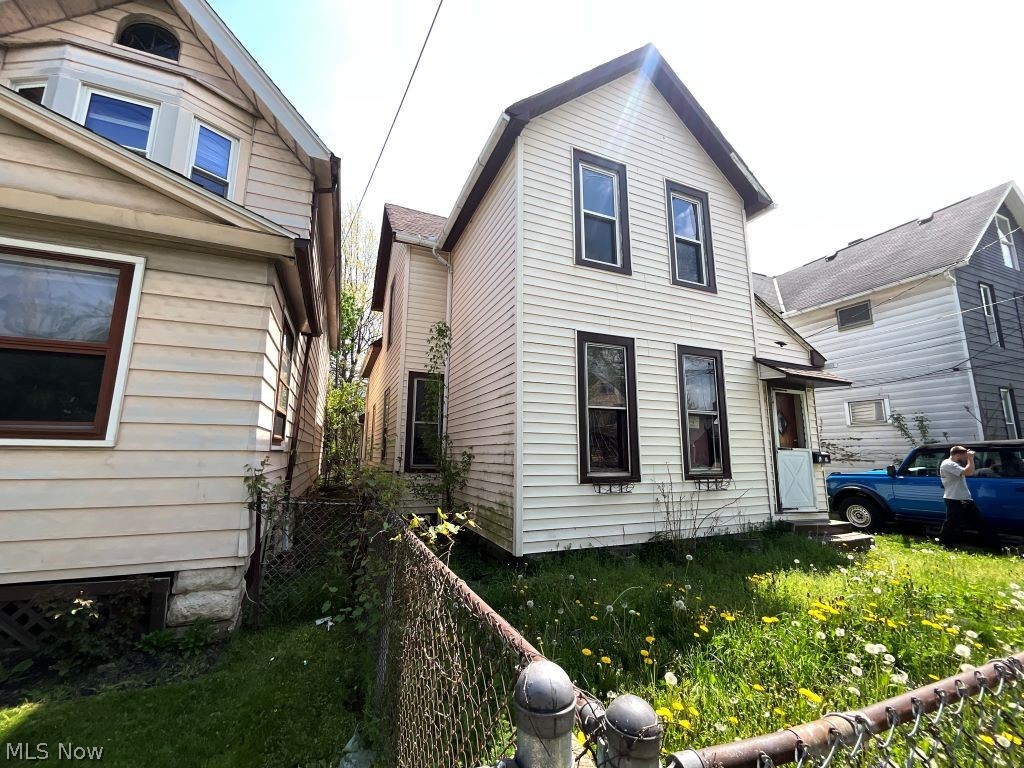 3357 W 30th Street Cleveland OH 44109