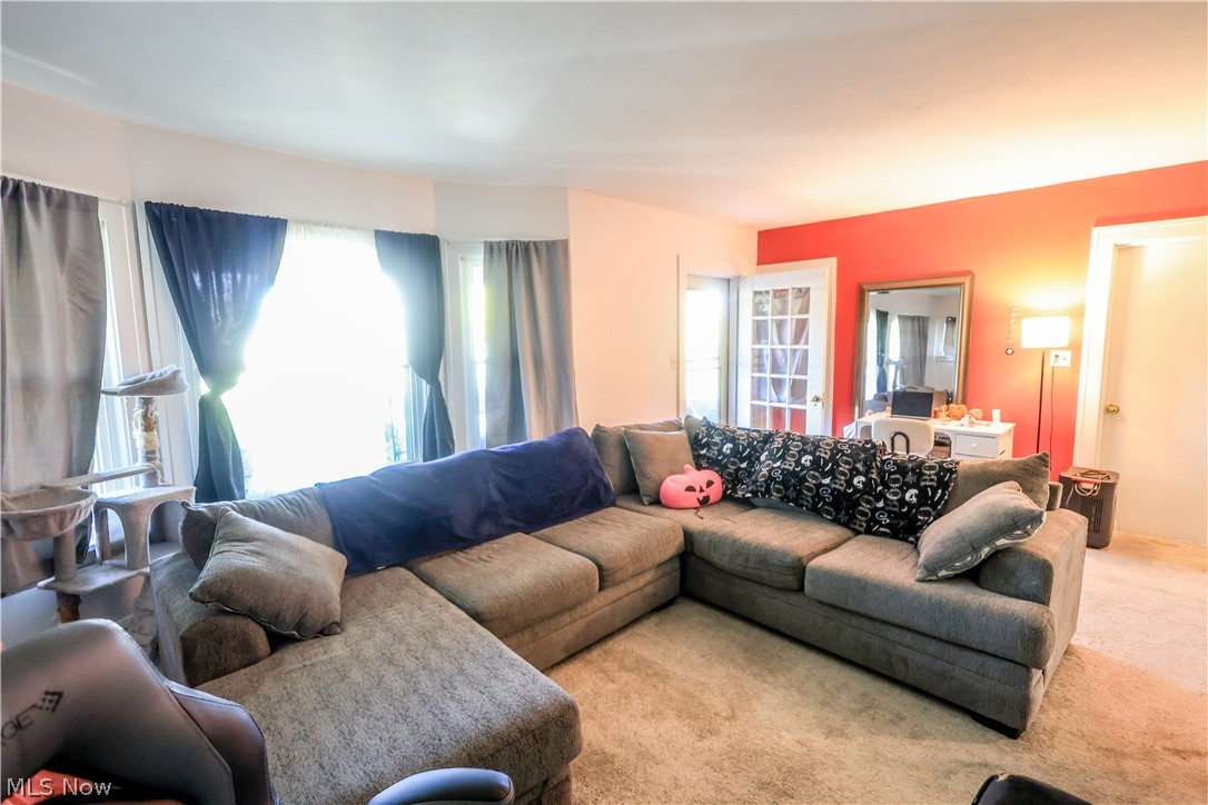 2021 Lewis Drive Lakewood OH 44107