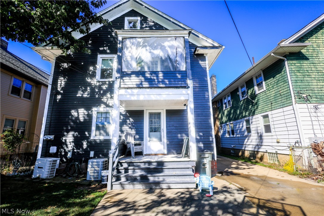 2021 Lewis Drive Lakewood OH 44107