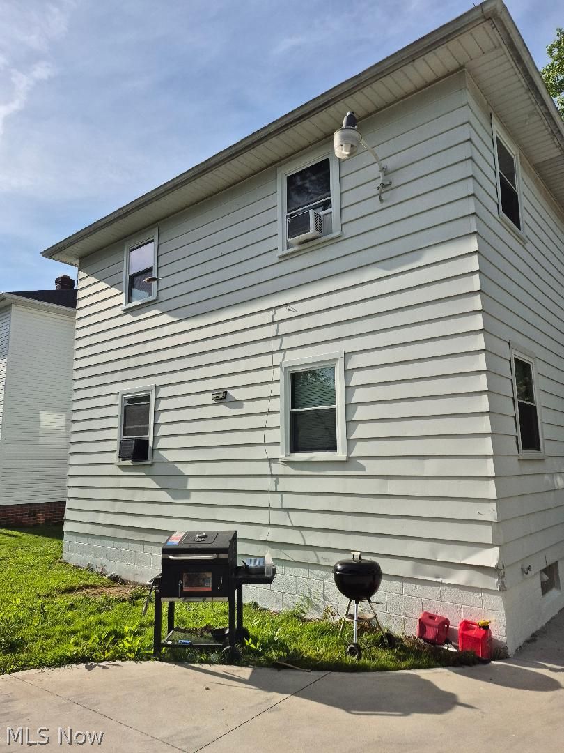 1727-1729 Shatto Avenue Akron OH 44313